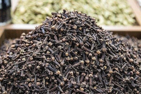 Как да приемаме карамфил срещу паразити