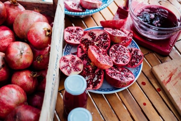 Сок от Нар. Един от най ценните и полезни плодове